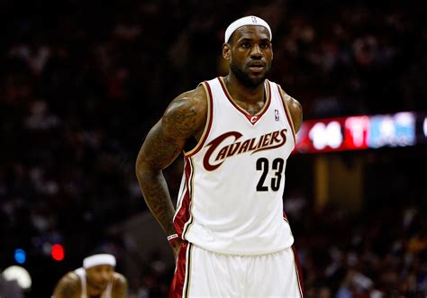 LeBron James: I'm returning to Cleveland Cavaliers - CBS News