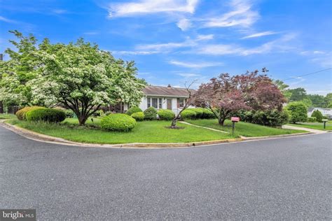 12 Mills Rd, Gaithersburg, MD 20877 | Homes.com