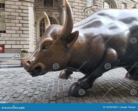 Statue of the Charging Bull, Near Wall Street Editorial Stock Image ...