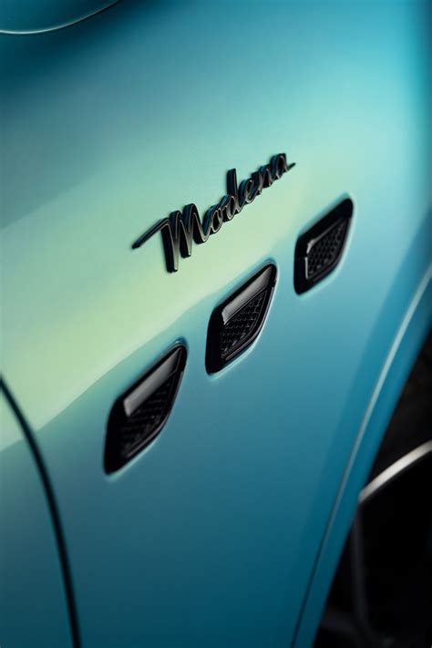 Maserati’s colour-shifting Grecale Cristallo plays tricks with the light - Driven Car Guide