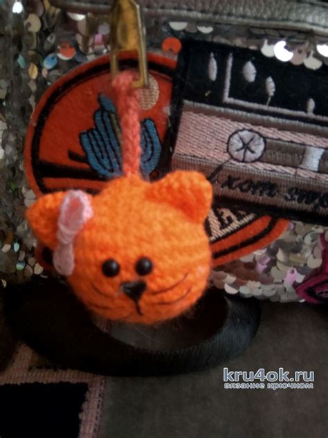 Брелок котик крючком. Работа Софьи