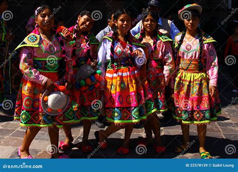 Peruvian Teenage Girls in Traditional Clothing Editorial Stock Image ...
