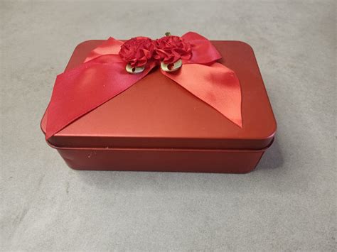 Rectangle Square Shaped Tin Box with Flower – Baking Cart