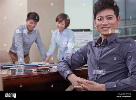 Business Man Smiling 的图像结果