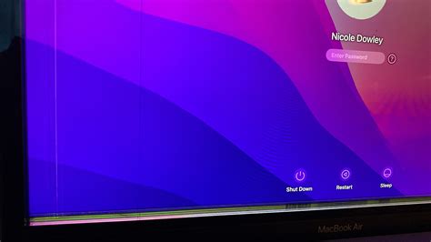 a2337 screen glitching - Apple Community