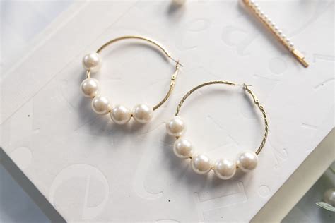 1 Minute DIY Pearl Earrings Tutorial - Sincerely Miss J