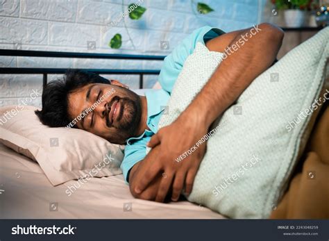 Man Sleeping in Sign Meme 的图像结果