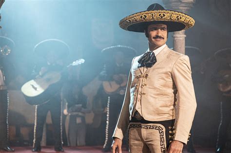 Jaime Camil on Playing Vicente Fernández on Netflix’s ‘El Rey’ – Billboard