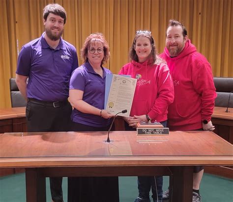 Local Quilt Shop Day 的图像结果