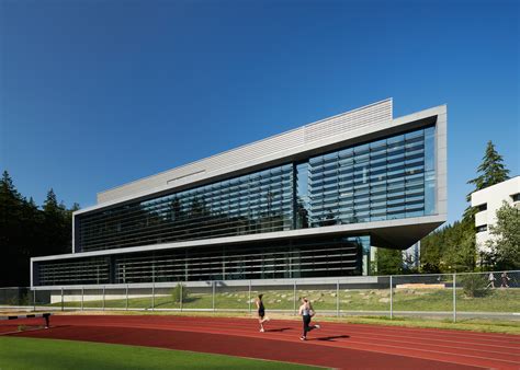 Science Building 的图像结果