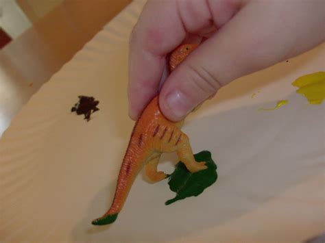 Chadwicks' Picture Place: Dinosaur Footprints Painting