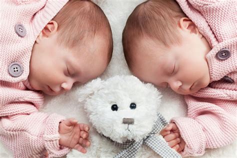 早期怎么知道怀双胞胎 双胎宝宝的身体症状有这些 - 妈妈育儿网