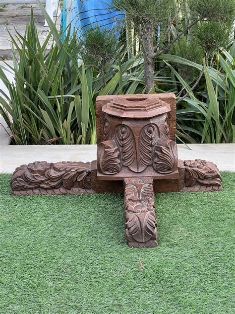 Vintage Wooden Carved Bracket – Thesourceindia.net
