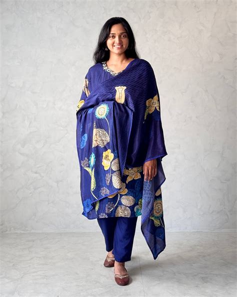Women's Kurtas & Kurtis Online | Buy All Casual Clothing For Women – Laakhi