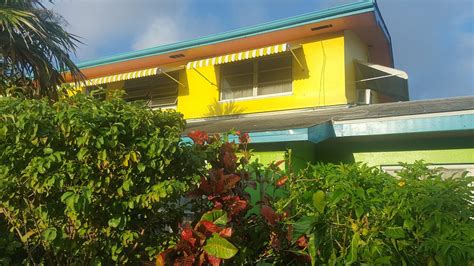 ELDEMIRE'S TROPICAL ISLAND INN (Grand Cayman, Cayman Islands - George ...