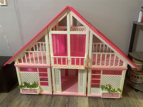 Barbie Dream House 90s