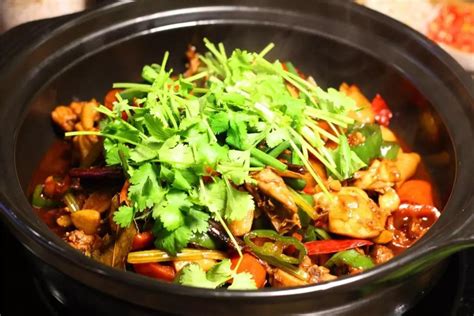 好吃的干锅时蔬-教你做菜-山西新东方烹饪学校