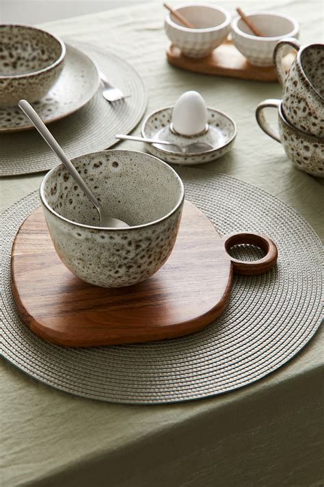 2-pack round table mats - Light khaki green - Home All | H&M IN