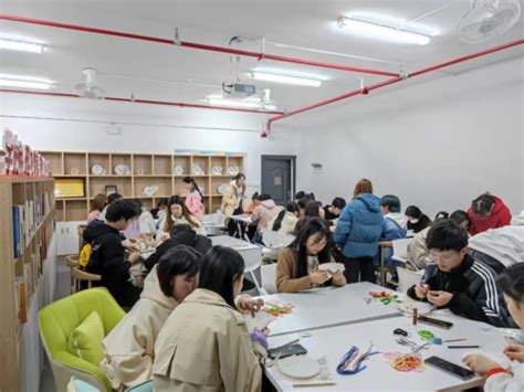 第十五届校园文化艺术节之手工体验活动圆满结束-湖南工艺美术职业学院团委