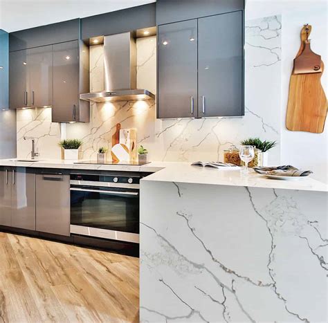 15 Pros & Cons of Marble Backsplashes (Are They Worth It?)