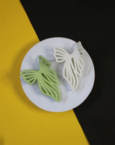 Jumbo Butterfly Clutcher – Angelocean