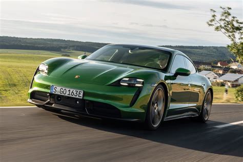 Porsche taycan turbo s