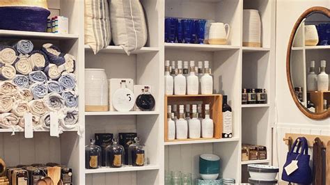 Gift Products Small Local Store 的图像结果