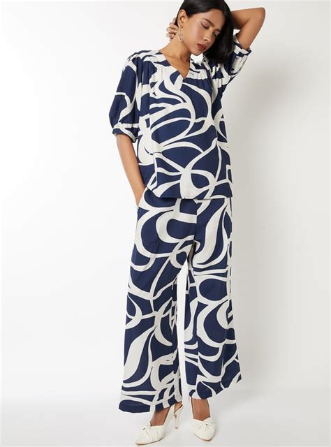 Buy Women Printed Puffed Sleeve Top Online at just Rs. 599.0 ...