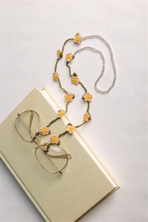 Samoolam Handmade Crochet Daisies Spec Chain – Okhaistore