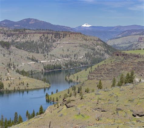 Lake Billy Chinook, OR [OC][1200x1069] : EarthPorn