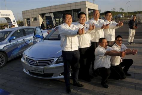 Look Mao, no hands! China’s roadmap to self-driving cars (HT Tech)