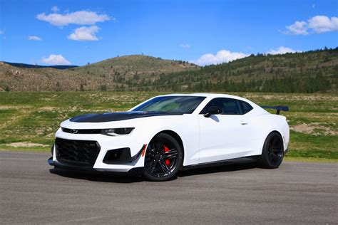 2018 Chevrolet Camaro ZL1 1LE is a serious track weapon - CNET