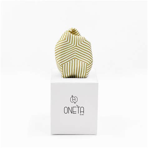 Linear Triangles Pocket Square – OnetabyDSG