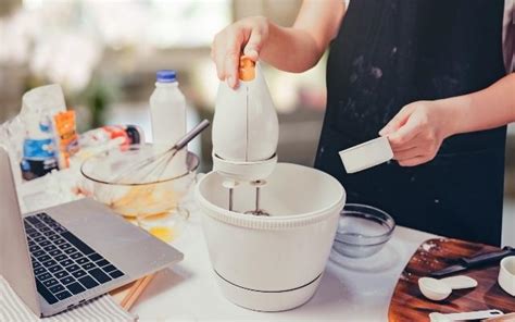 Online baking classes in Mumbai | WhatsHot Mumbai