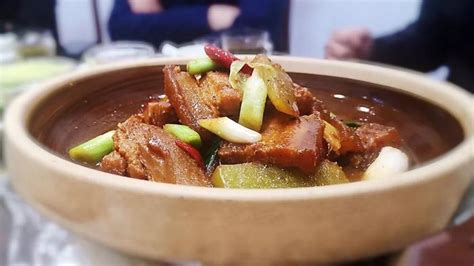 2023老家信阳菜(北京路店)美食餐厅,还撒了一层芝麻，蛮好吃。其...【去哪儿攻略】
