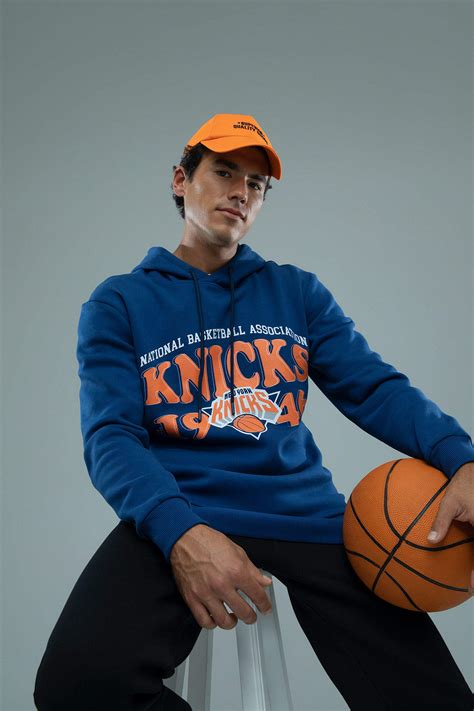 Blue MAN Standard Fit NBA New York Knicks Licensed Sweatshirt 2695171 ...
