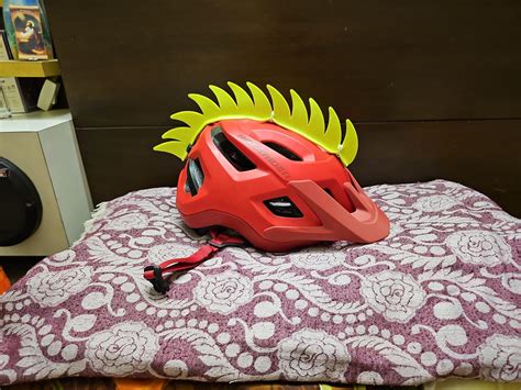 R D Cuttable Rubber Mohawk/Spikes Helmet Accessory for All Motorcycles ...