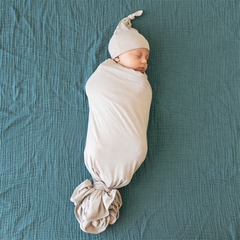 What are the Benefits of Swaddling a Baby | Kyte Baby