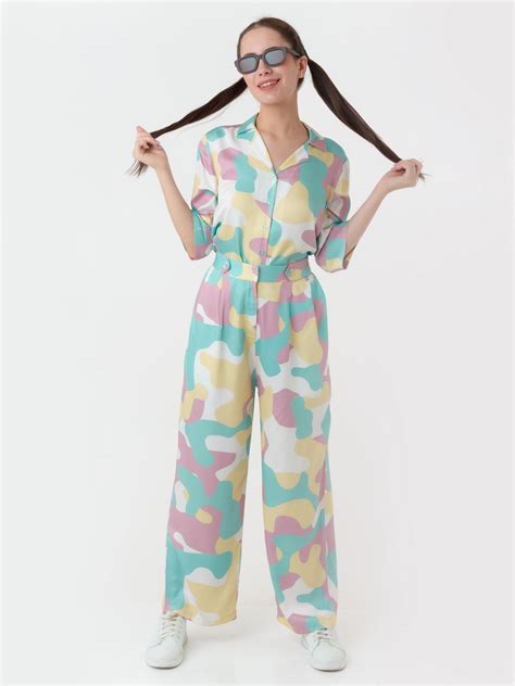 Buy Off White Printed Regular Shirt - Zink London