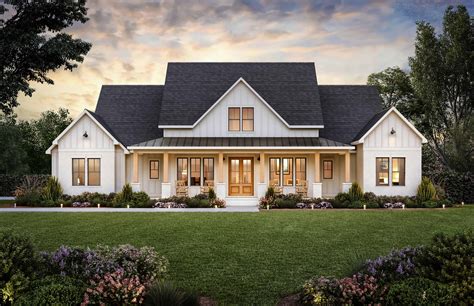 Modern Farmhouse Home Plan - 4 Bed, 3.5 Bath - 2841 Sq Ft - #206-1066