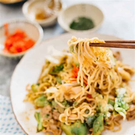 Yakisoba (Japanese Stir Fried Noodle) - Chopstick Chronicles