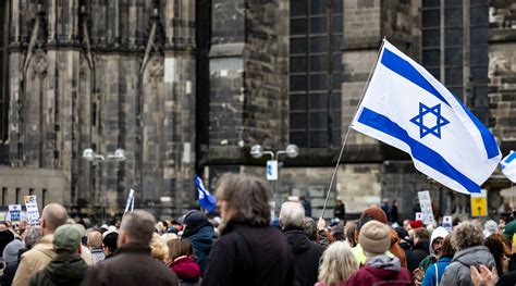 European governments struggle with response to rising antisemitism