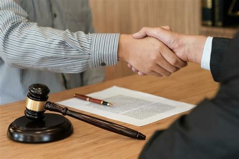 Civil Law Handshake Wallpaper 的图像结果