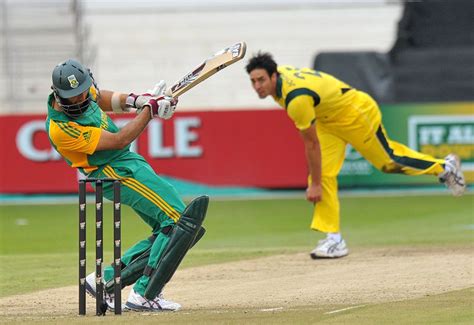 Hashim Amla took a blow on the helmet from Mitchell Johnson ...