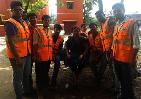 Kolkata bridge collapse leads to blame game, rescue work progresses slowly