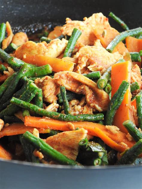Pad Prik Khing Chicken - Healthy Thai Recipes