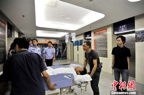 上海男子或因家庭矛盾持刀伤人致1死1伤(图)|杀人命案_新浪新闻