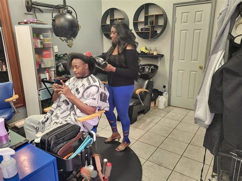 Estillo Salon | St. Clair Gardens BIA