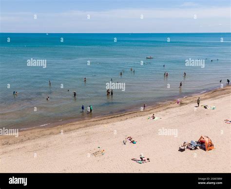 Aerial view of Loyola Beach in Rogers Park Stock Photo - Alamy