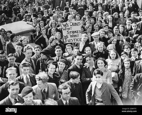 Labor unions 1930s hi-res stock photography and images - Alamy